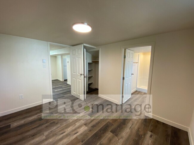 Building Photo - 315 W 19th St