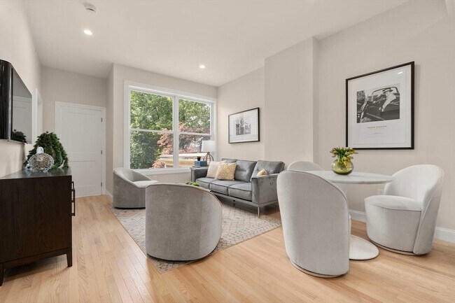 Building Photo - 587 E Broadway