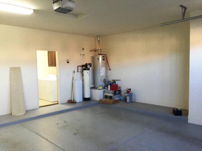 Building Photo - 1625 W Pelican Ct