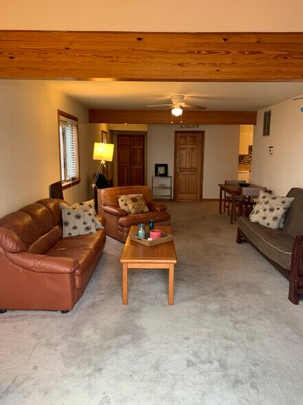 Building Photo - 13113 River Ter