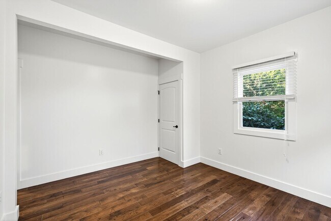 Building Photo - Asheville Rental-Beverly Hills Area