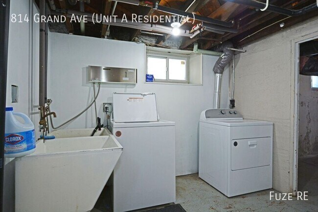 Building Photo - 814 Grand Ave