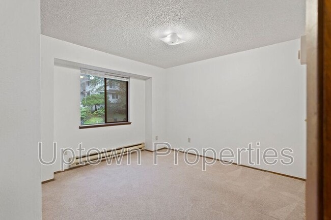 Building Photo - 250 Cervantes Cir