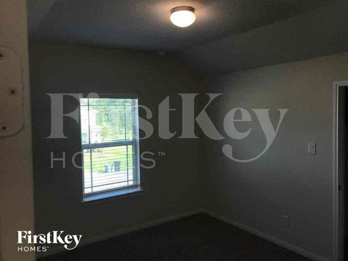 Building Photo - 6630 Blimp Base Blvd