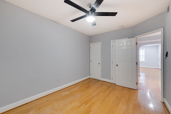 Building Photo - Updated Brentwood 2BR/1BA Condo with Bright, Open Living