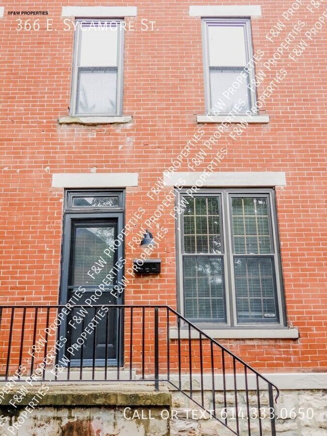 Building Photo - 366 E Sycamore St
