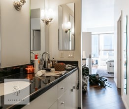 Building Photo - "Luxurious 2-Bedroom Furnished Condo with Scenic Views & Pool at 1100 Wilshire!"