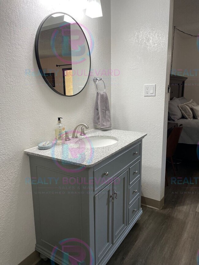 Building Photo - Fully Furnished Studio Near Virginia Lake | All Utilities & WiFi Included | $1,299/Month