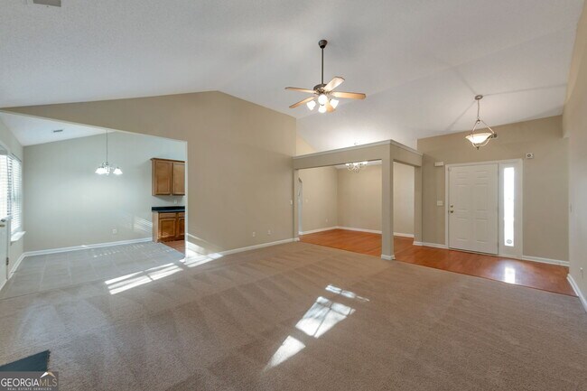 Building Photo - 4750 Buckeye Pl