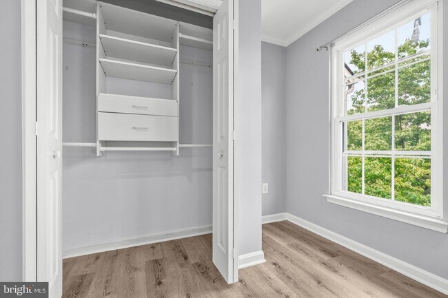 Building Photo - 4217 Kenton Cir