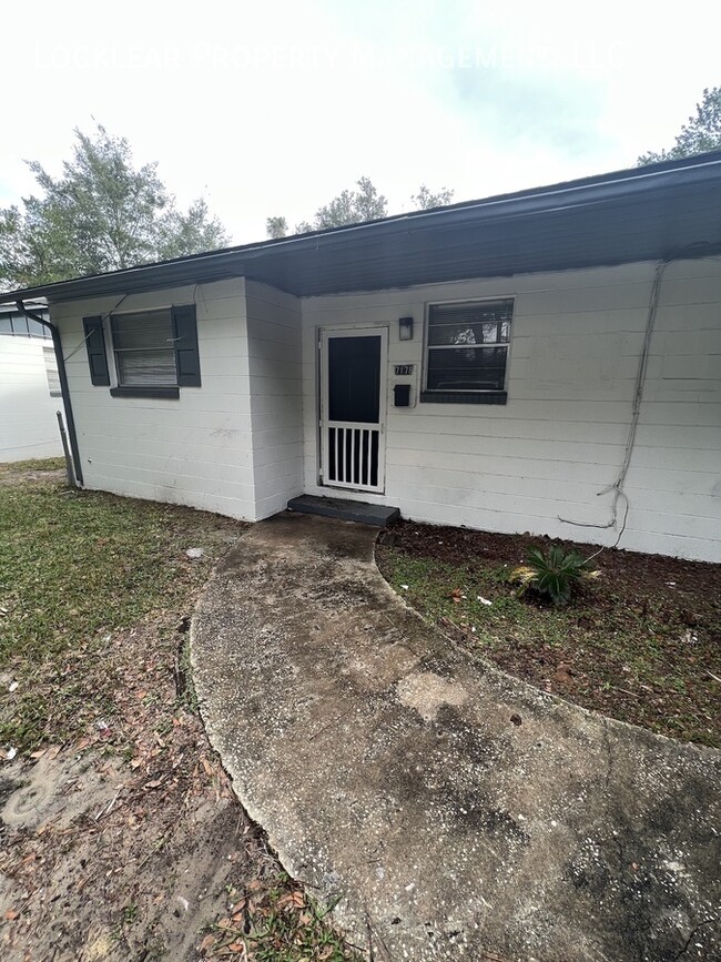 Primary Photo - 2 Bedroom Duplex on the Westside