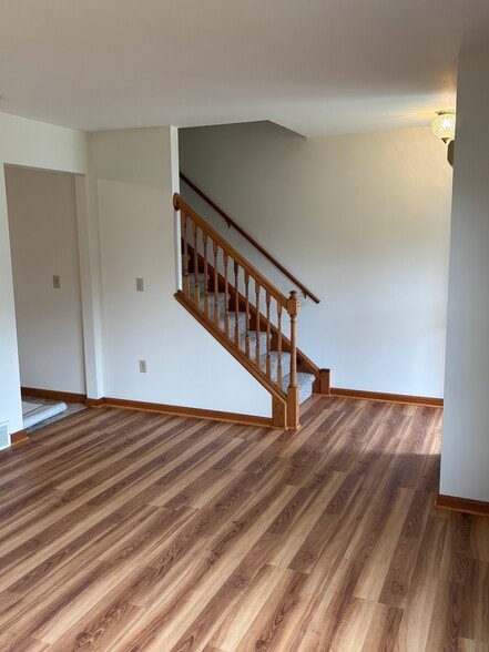 Entryway - 10 Burke Dr