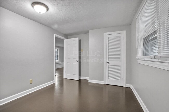 Building Photo - 1217 Morgan Ave