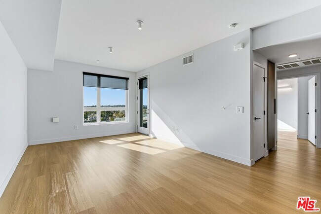 Building Photo - 10601 Washington Blvd