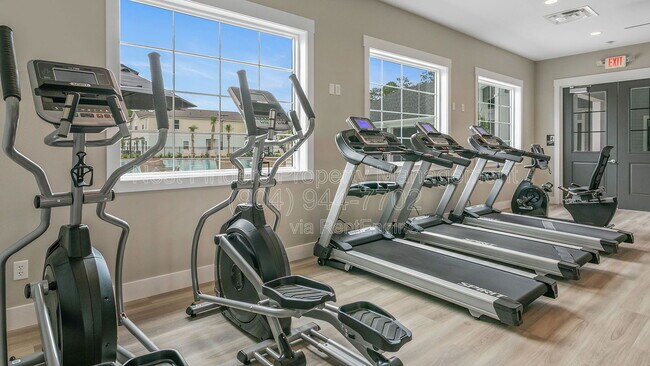 Building Photo - 67 Oarsman Xing Dr