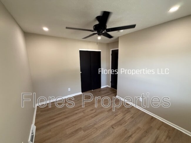 Building Photo - 1413 Cranwood Dr