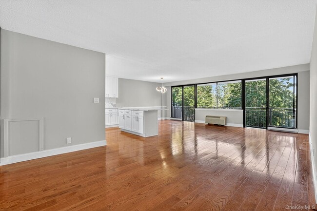 Primary Photo - 15 Stewart Pl