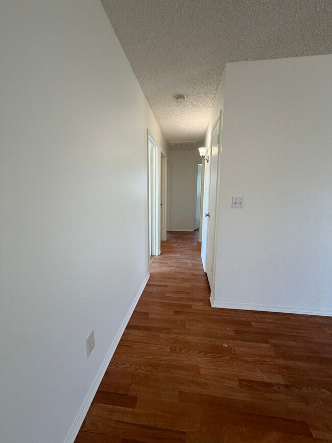 Building Photo - 200 Armona Ave