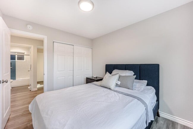 Building Photo - 4719 Snead Dr