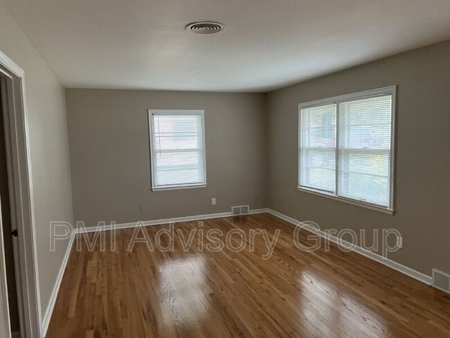 Building Photo - 3533 SW 9th St