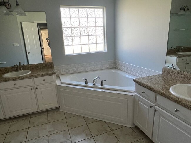 Building Photo - 104 Meadow Grove Ct