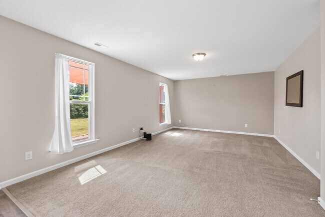 Building Photo - 230 Rosewood Ln