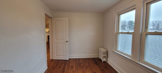 Building Photo - 18 Olive St