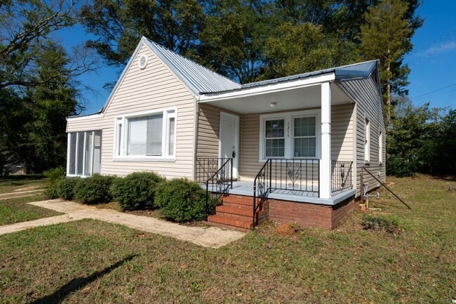 Building Photo - Charming 3-Bedroom Home in Bessemer – Act Fast!