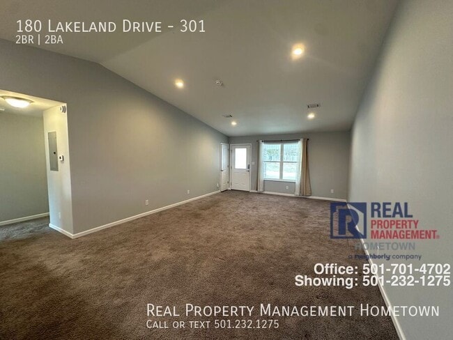 Building Photo - 180 Lakeland Dr