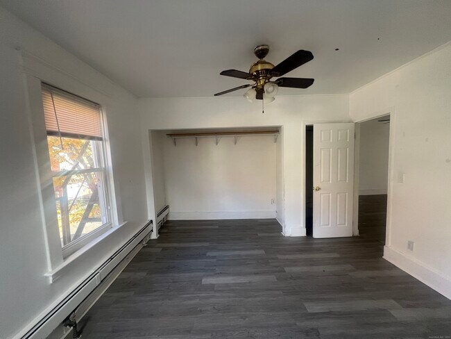 Building Photo - 381 Shelton Ave