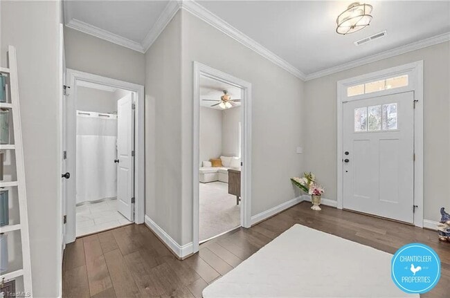 Building Photo - 306 Lamplighter Cir