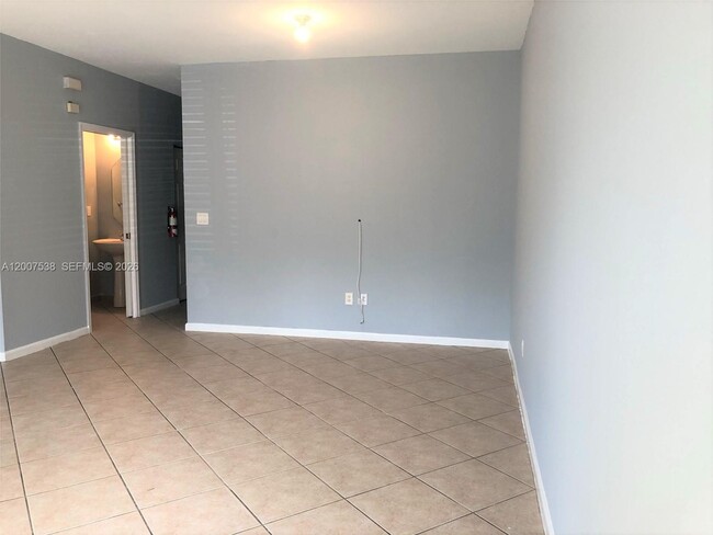 Building Photo - 8209 SW 25th Ct