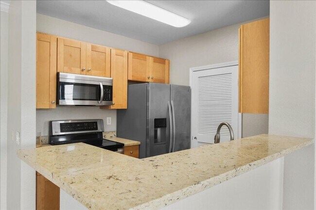 Building Photo - Remodeled 1-Bed Condo -  Prime Carmel Vall...