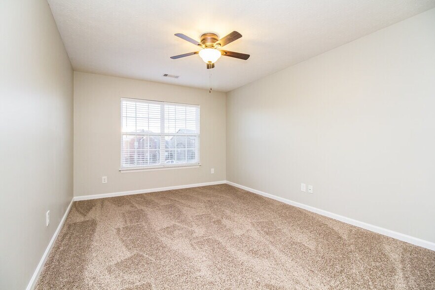 Building Photo - 105 Latham Ct