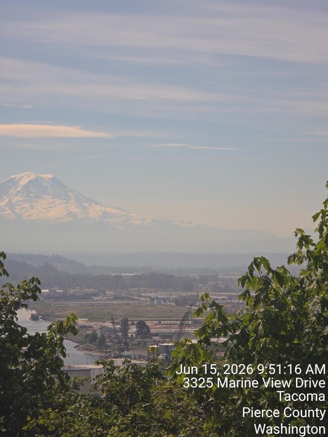 Building Photo - Tacoma views retro 3 bed 2 bath home, available now!