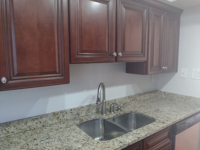 Building Photo - Beautiful Home for Rent