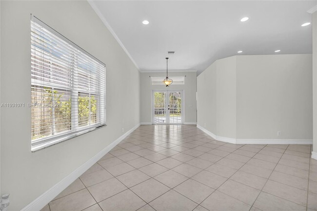 Building Photo - 1579 Banyan Way