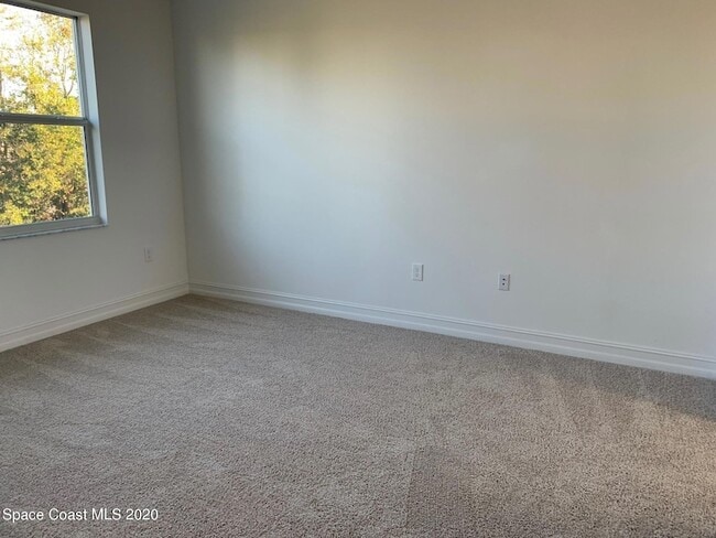Building Photo - 1470 Isabella Dr
