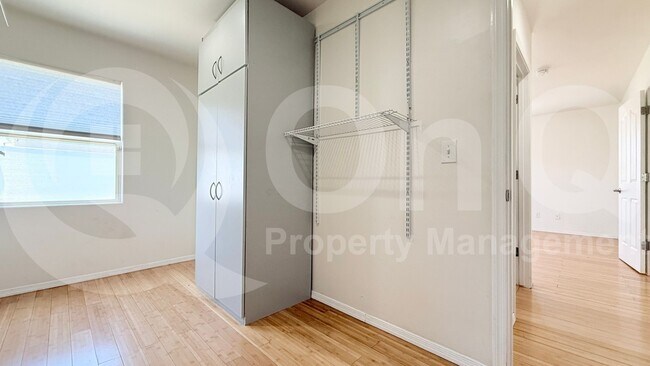 Building Photo - 2607 W San Miguel Ave