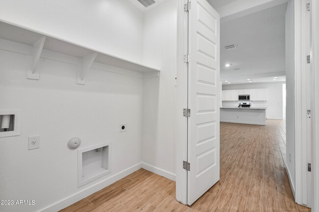 Building Photo - 12617 W Kaler Dr