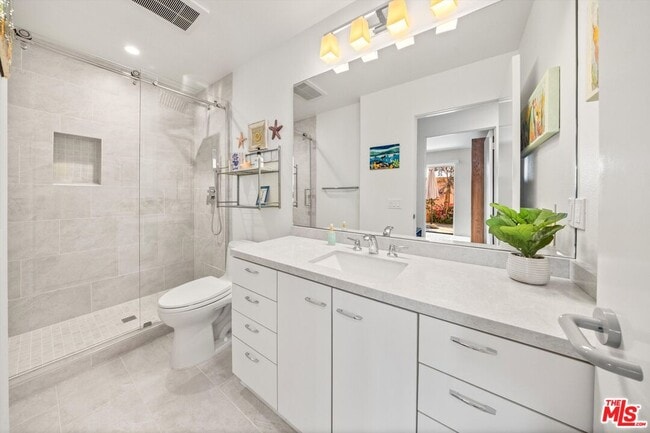 Building Photo - 4297 Carpinteria Ave