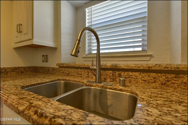 Building Photo - 1744 Gambel Quail Dr