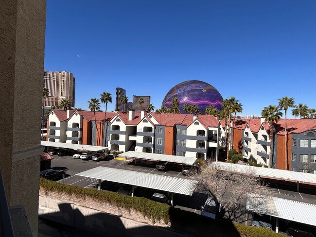 Building Photo - Beautiful  furnished 1 bedroom with a view of the Sphere!