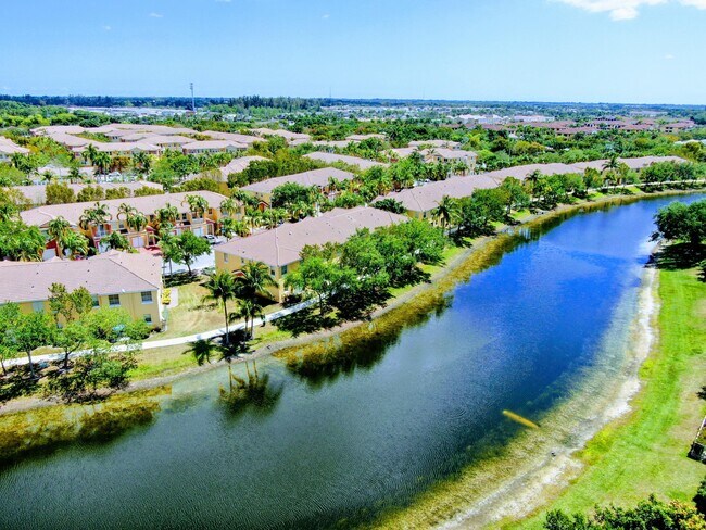 Building Photo - 2208 Shoma Dr