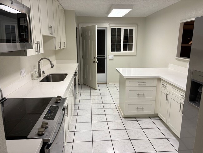 Building Photo - Cozy 3 bedroom 2 bath home in Kaneohe
