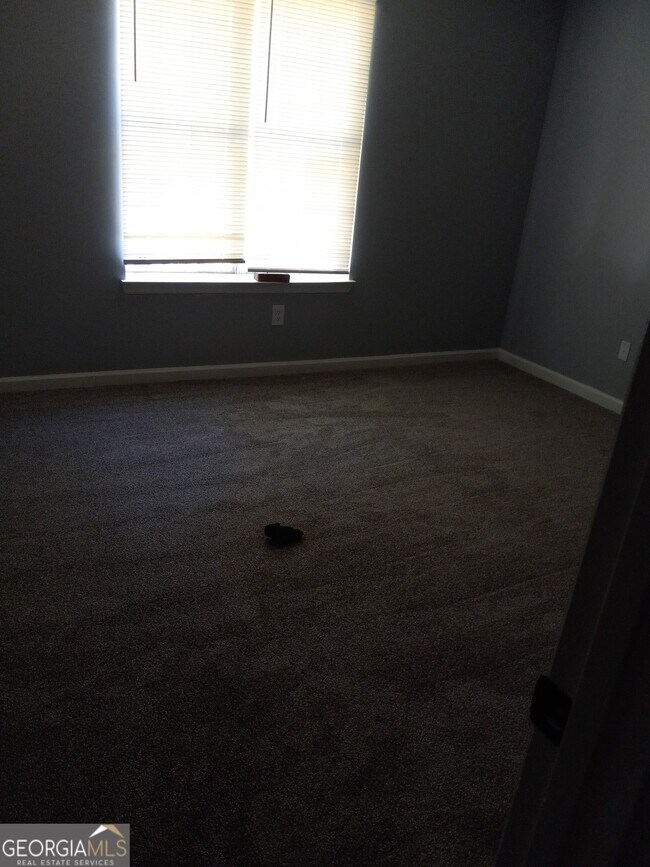 Building Photo - 2036 Charter Manor