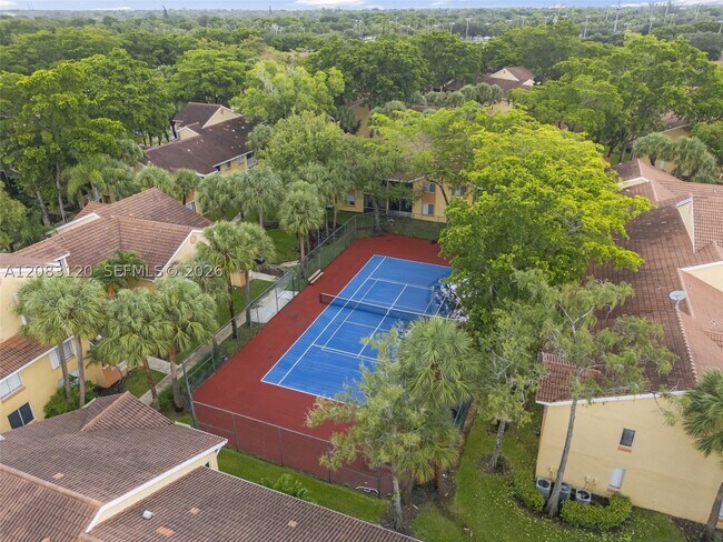 Building Photo - 1076 Coral Club Dr
