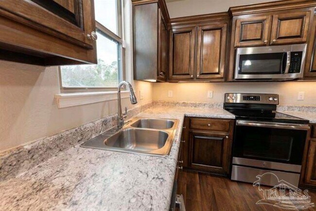 Building Photo - 1060 Bretts Way