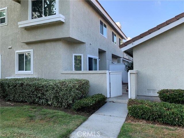 Building Photo - 662 Springbrook N