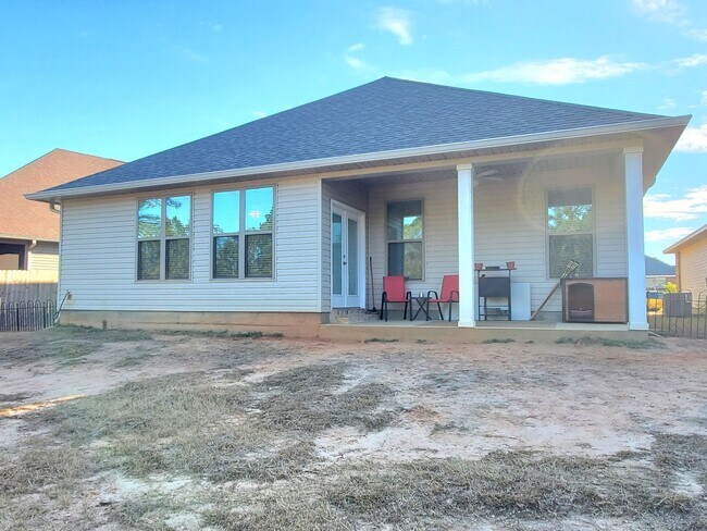 Building Photo - WOW! Incredible 3/2 Open Floor Plan home located in Desired Millview Estates III Subdivision.